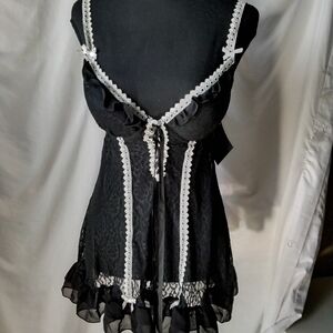 Elegant Black Lace Chemise